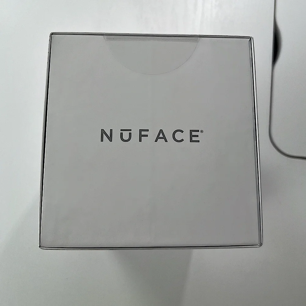 NUFACE TRINITY COMPLETE FACIAL TONING KIT - Picture 6 of 12